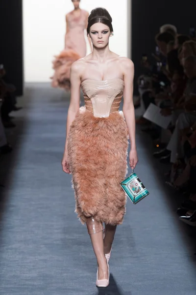 Look 17